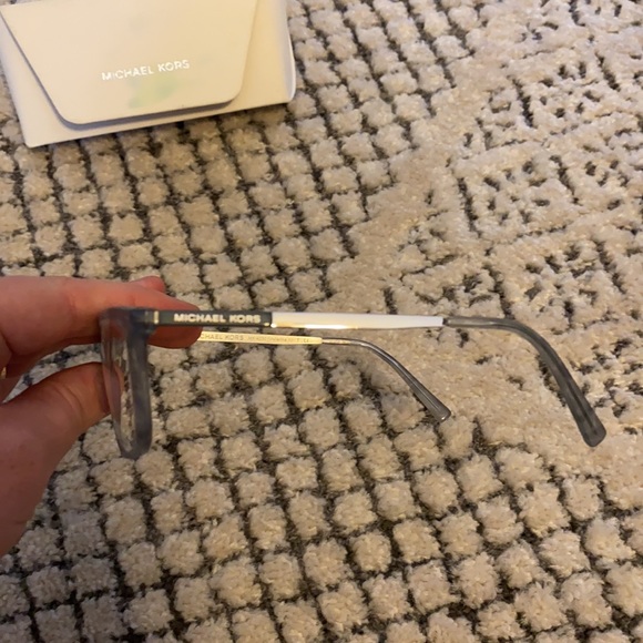 Michael Kors RX glasses - MK 4030 Vivianna II - Picture 3 of 4